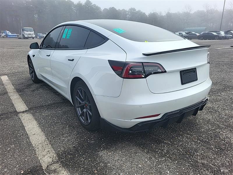 Used 2021 Tesla Model 3 Standard Range Plus image 9