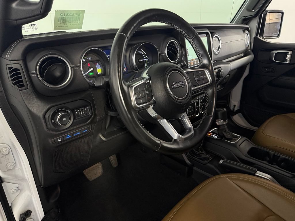 Used 2022 Jeep Wrangler Unlimited Sahara w/ Cold Weather Group AWD/4WD image 23