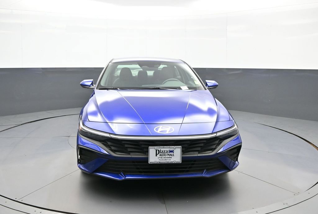 Certified 2024 Hyundai Elantra SEL FWD image 2