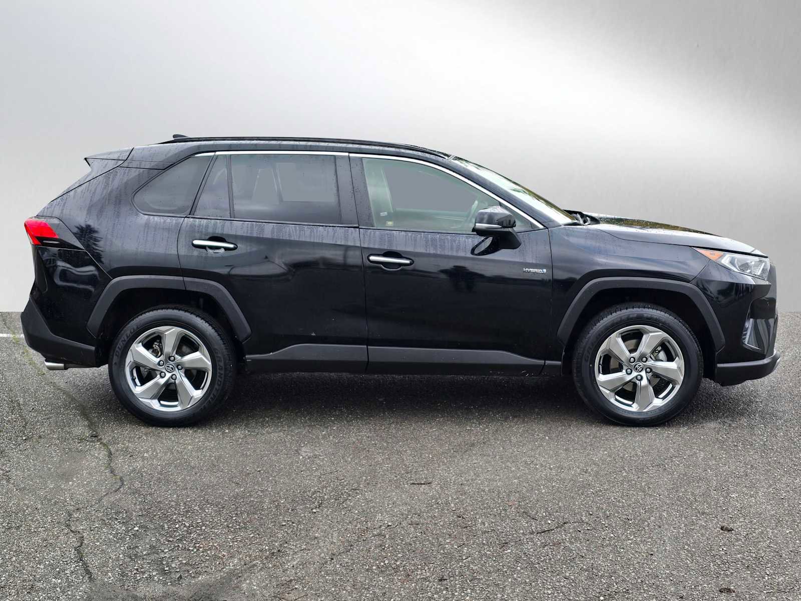 Used 2020 Toyota RAV4 Limited image 2