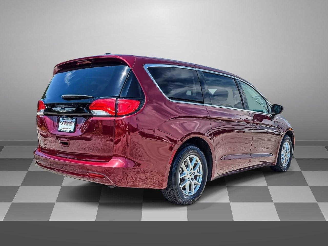 Used 2023 Chrysler Voyager LX FWD image 6
