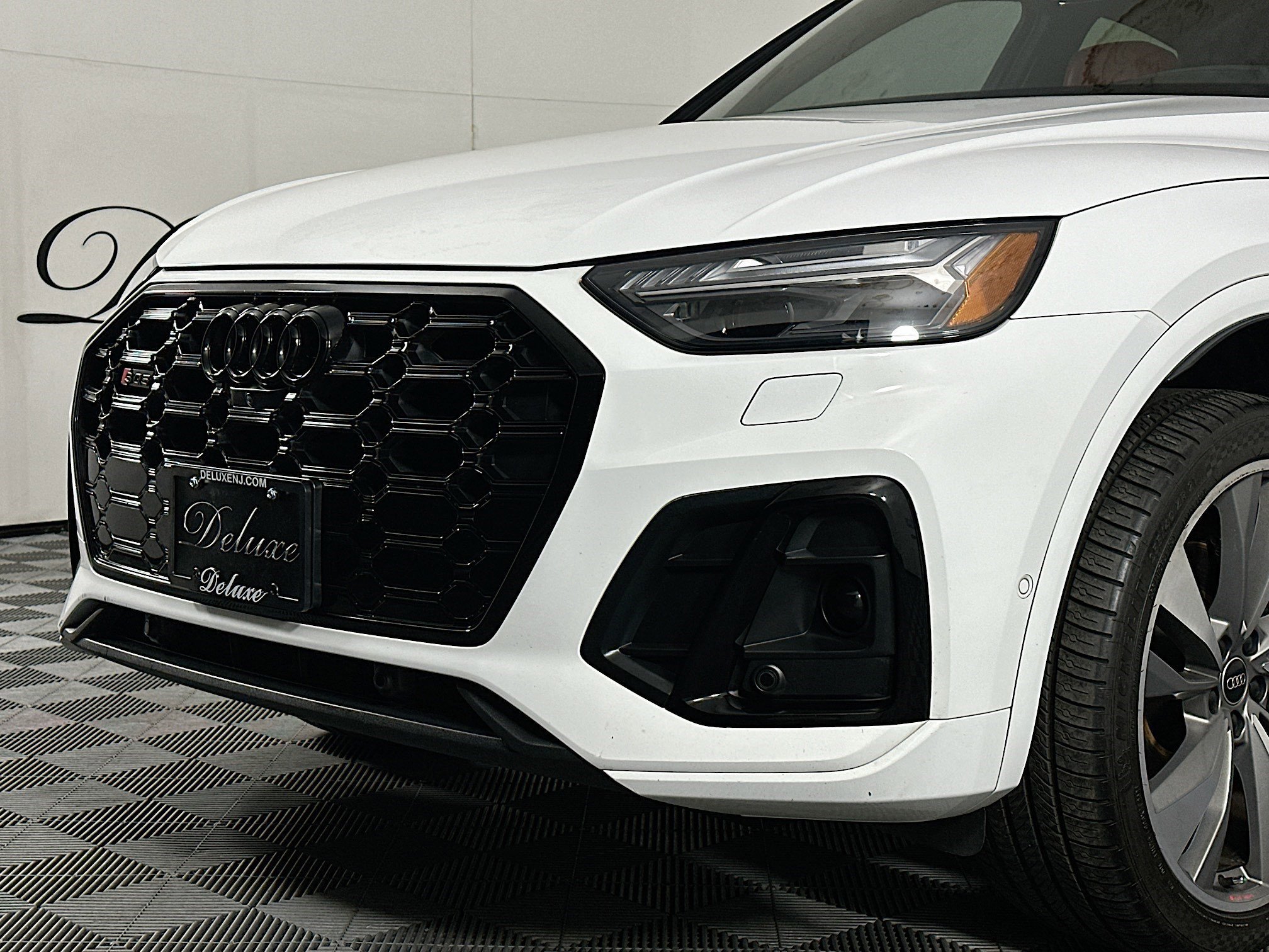 Used 2023 Audi SQ5 Prestige w/ Prestige Package image 33