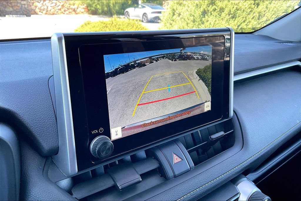 Used 2025 Toyota RAV4 XLE AWD/4WD image 21