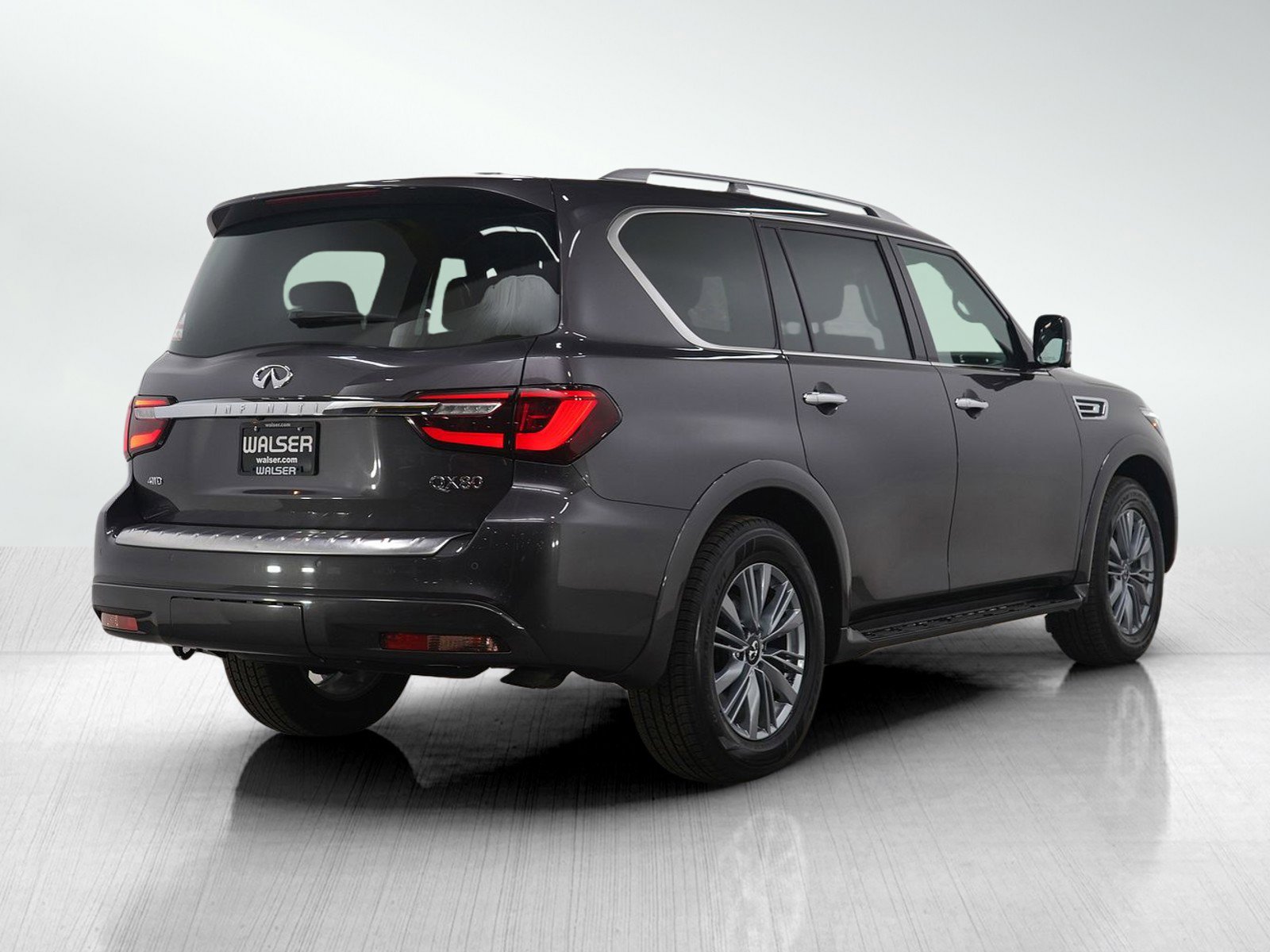 Used 2024 INFINITI QX80 Premium Select image 6