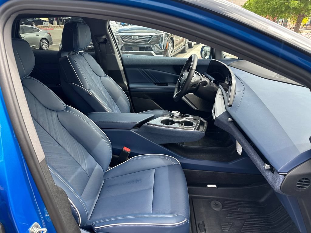 New 2025 Cadillac Optiq Luxury 2 w/ LPO, Floor Liner Package AWD/4WD image 42