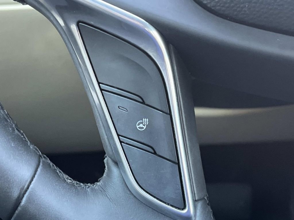 Used 2017 Cadillac XT5 Luxury image 32