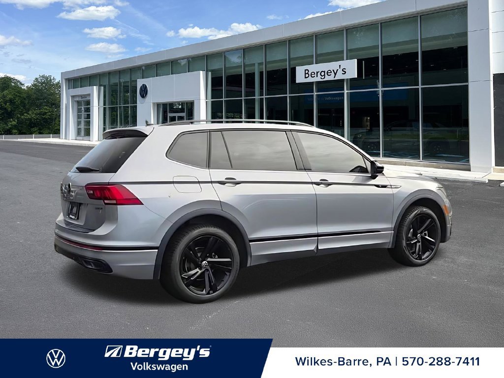 Certified 2024 Volkswagen Tiguan SE R-Line AWD/4WD image 10