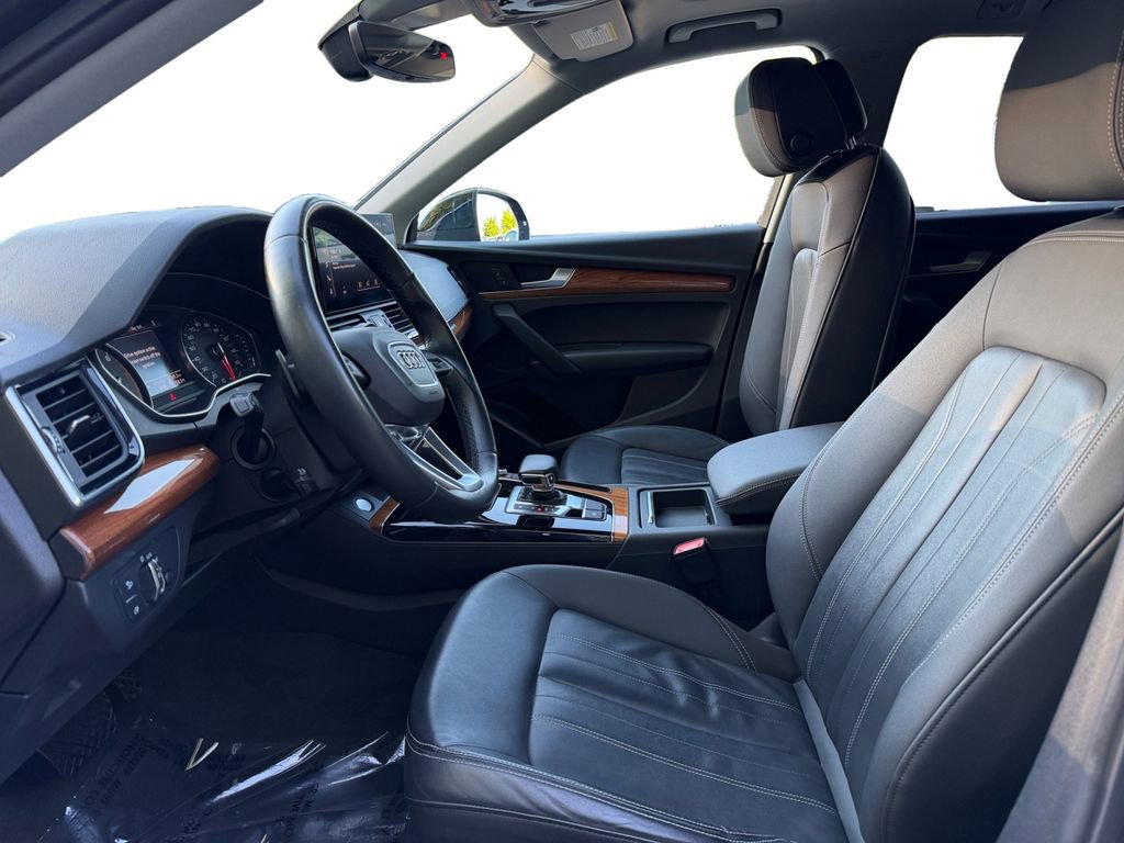 Used 2021 Audi Q5 2.0T Premium w/ Convenience Package AWD/4WD image 9
