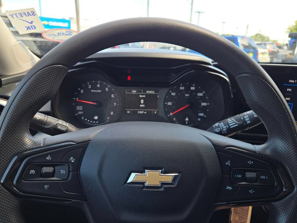 Certified 2024 Chevrolet Trax LS w/ LS Convenience Package FWD image 28