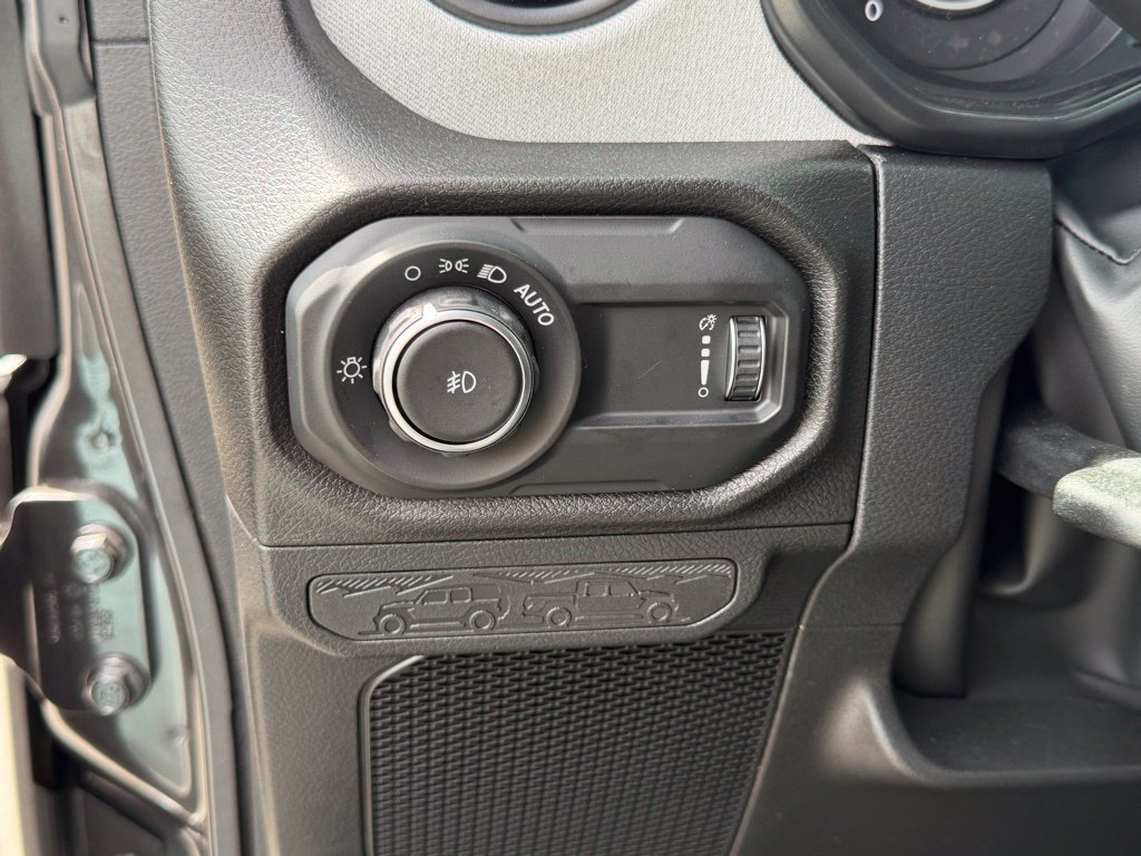 Used 2026 Jeep Wrangler Unlimited Sport AWD/4WD image 17