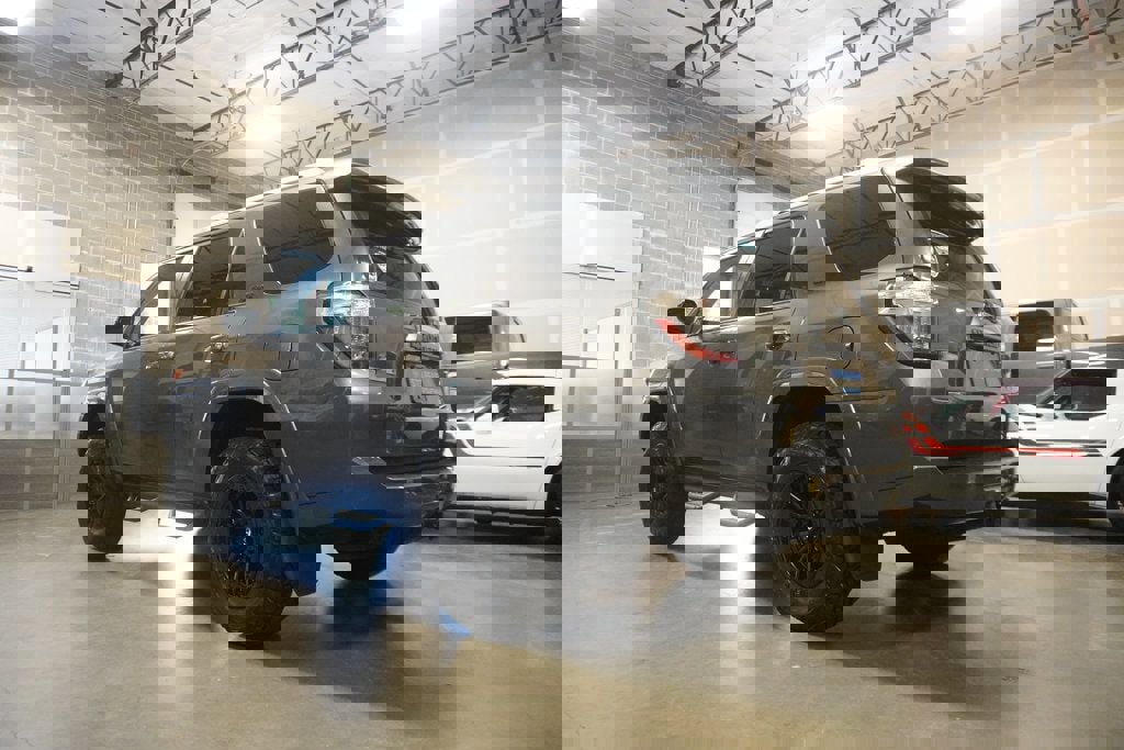 Used 2017 Toyota 4Runner SR5 Premium image 3