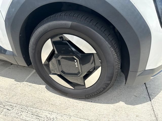 Certified 2024 Kia EV9 Light Long Range RWD image 12