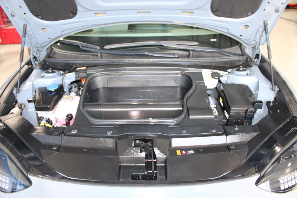Used 2023 Hyundai Ioniq 6 SEL AWD/4WD image 9