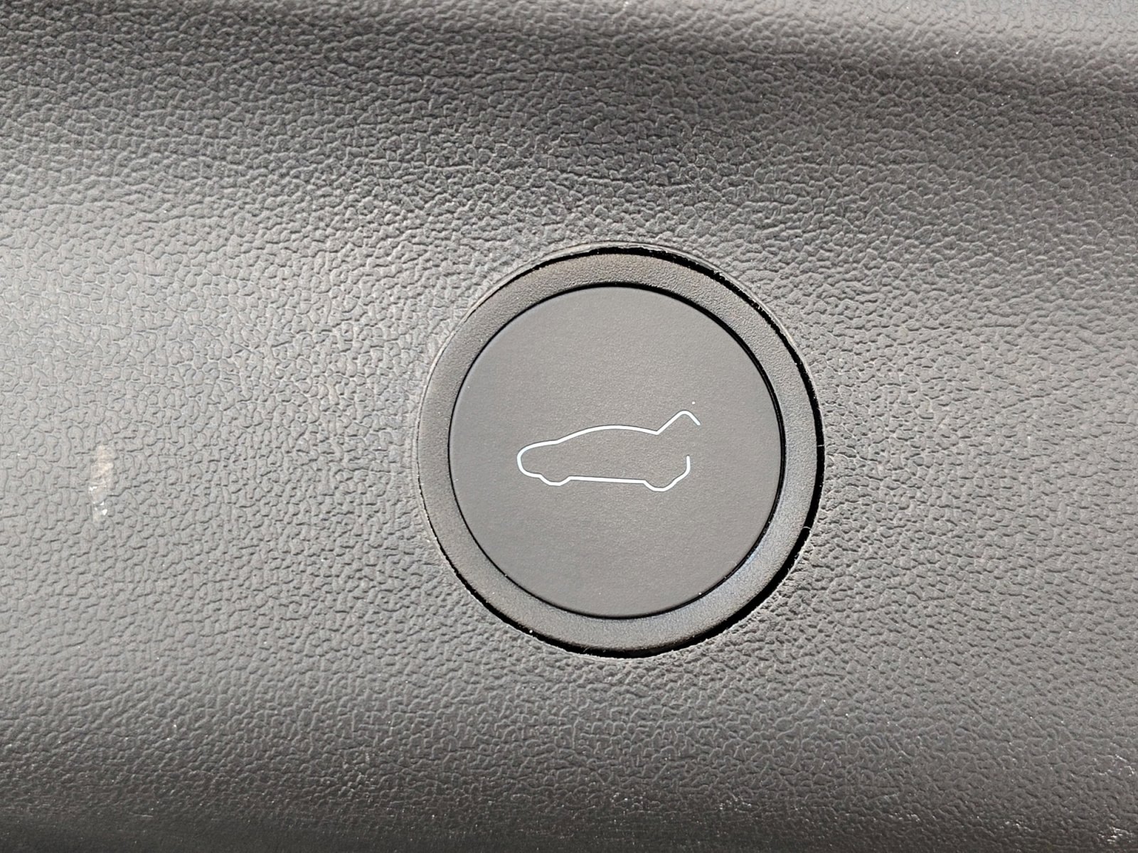 Used 2023 Tesla Model Y Long Range image 31