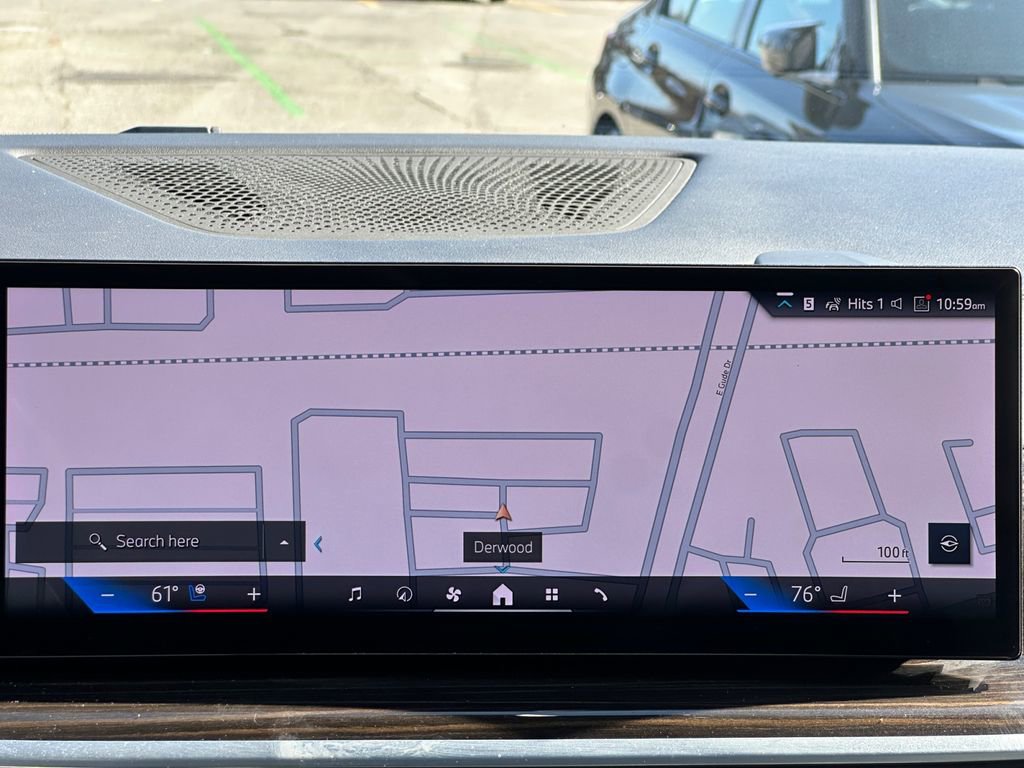 Used 2024 BMW X7 xDrive40i w/ Premium Package image 16