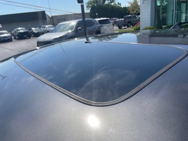 Used 2017 Acura RLX w/ Technology Package FWD image 5