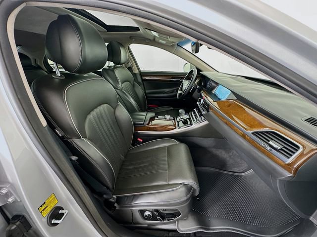 Used 2017 Genesis G90 3.3T Premium image 29