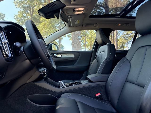 New 2026 Volvo XC40 B5 Plus w/ Protection Package Premier AWD/4WD image 22
