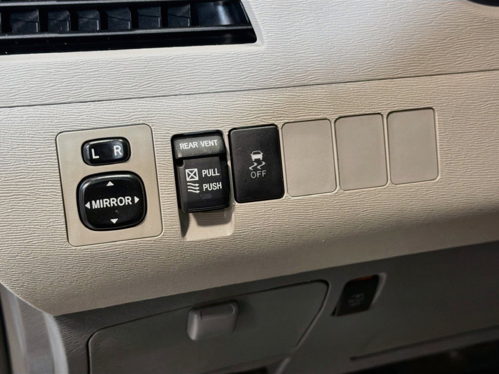 Used 2014 Toyota Sienna XLE FWD image 10