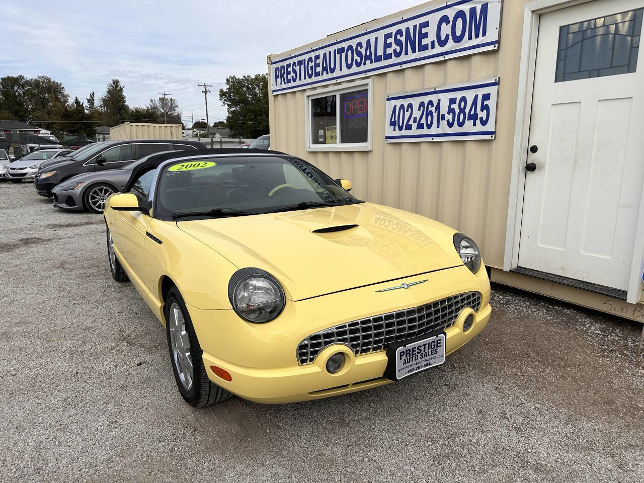 Used 2002 Ford Thunderbird Deluxe image 1