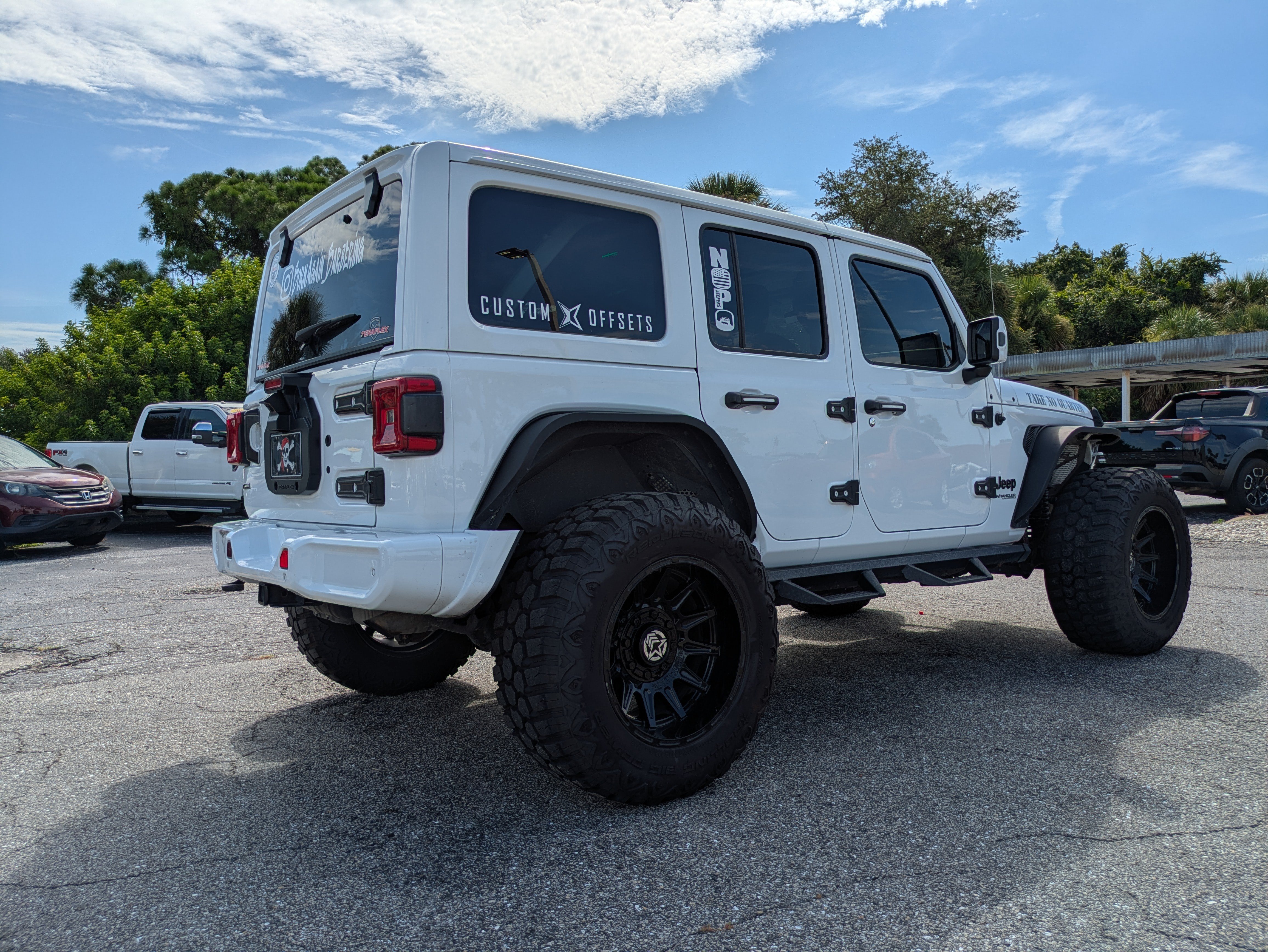 Used 2021 Jeep Wrangler Unlimited Sahara AWD/4WD image 4