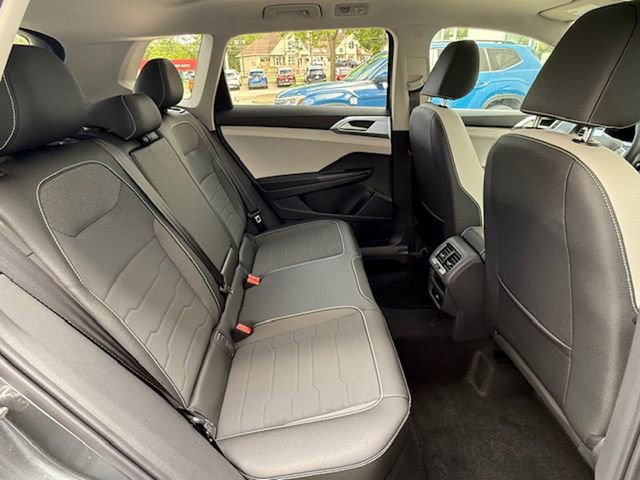 New 2025 Volkswagen Taos SE image 16