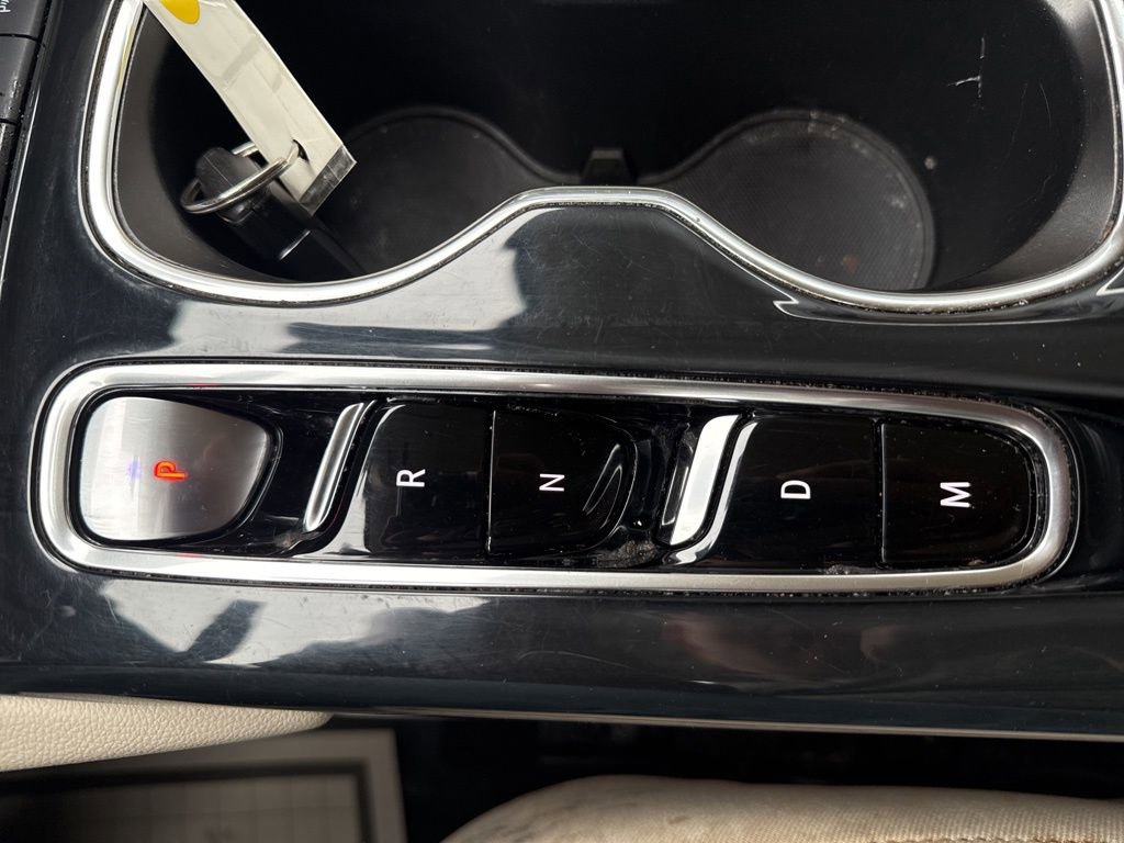 Used 2022 Buick Envision Essence w/ Safety Package image 5