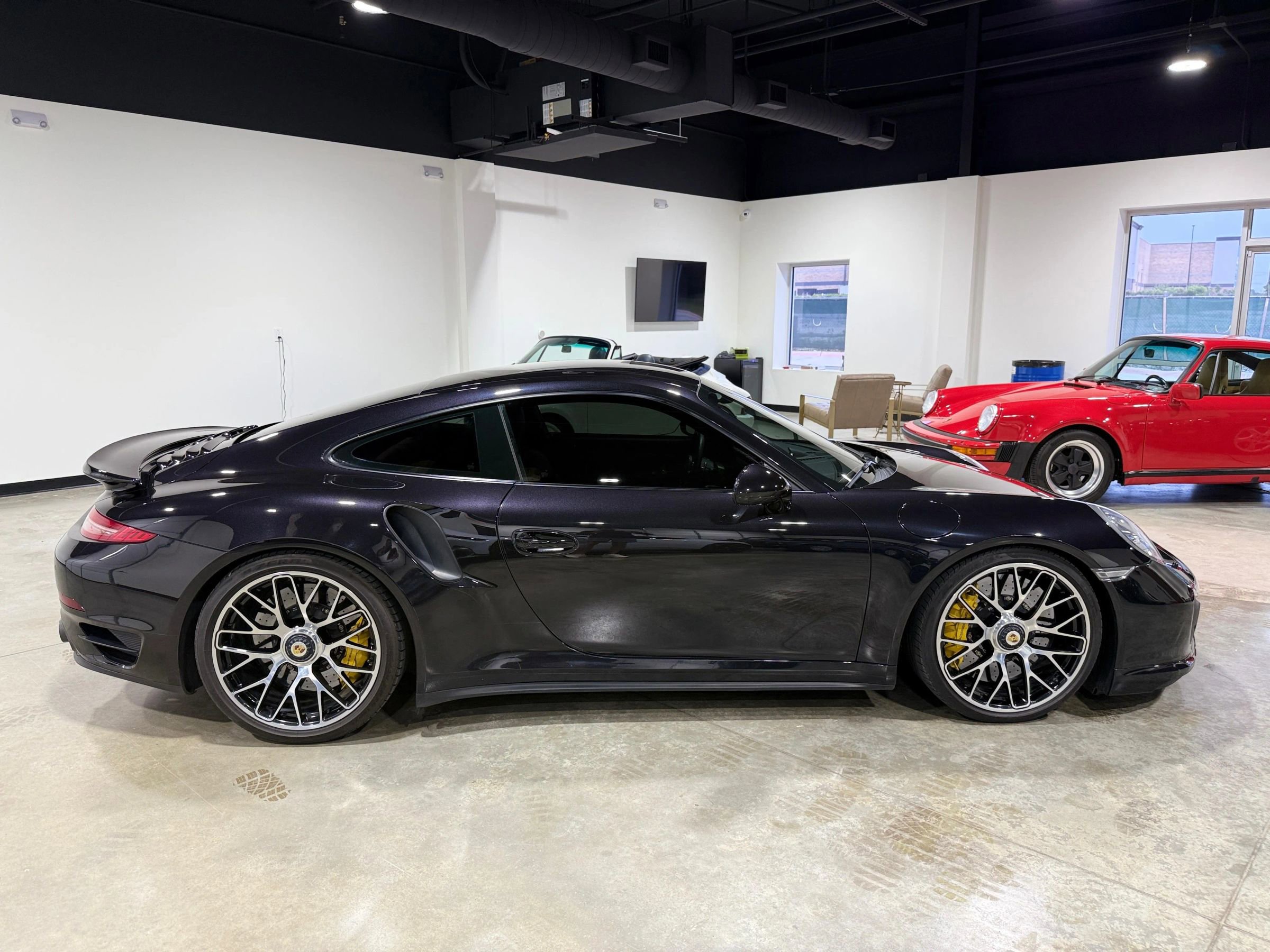 Used 2014 Porsche 911 Turbo S AWD/4WD image 40