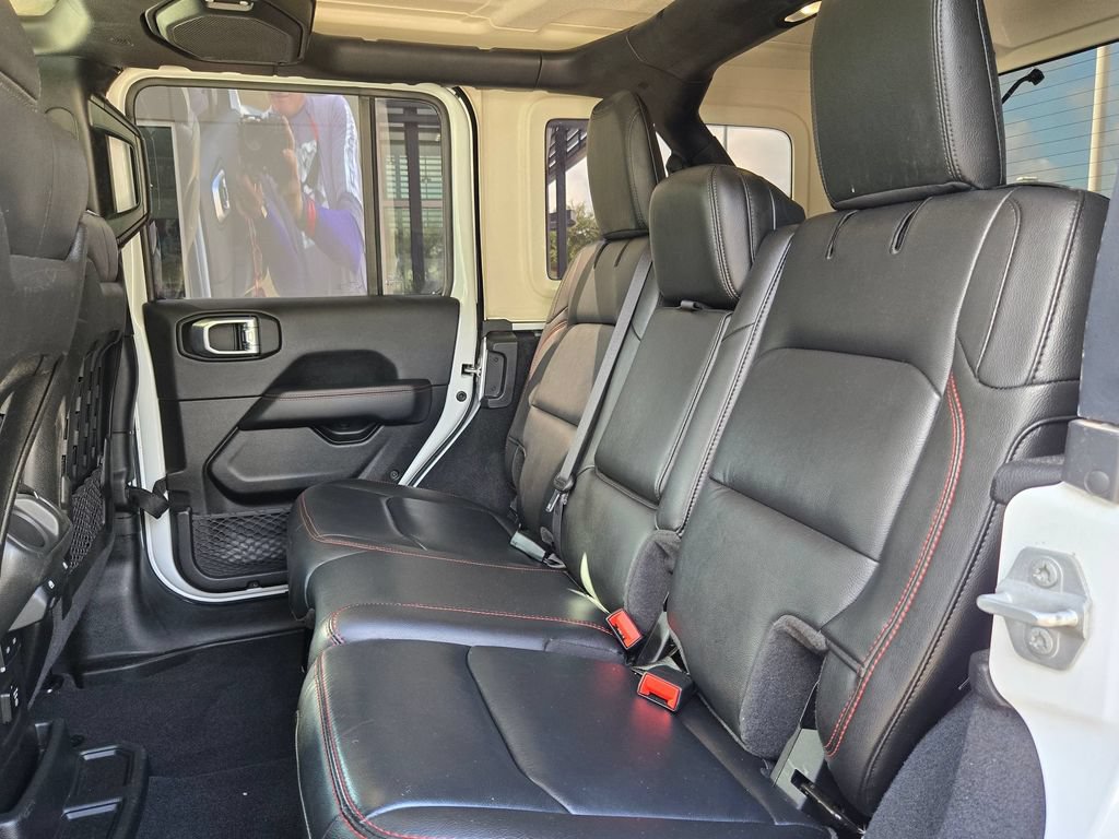 Used 2022 Jeep Wrangler Unlimited Rubicon w/ LED Lighting Group AWD/4WD image 24