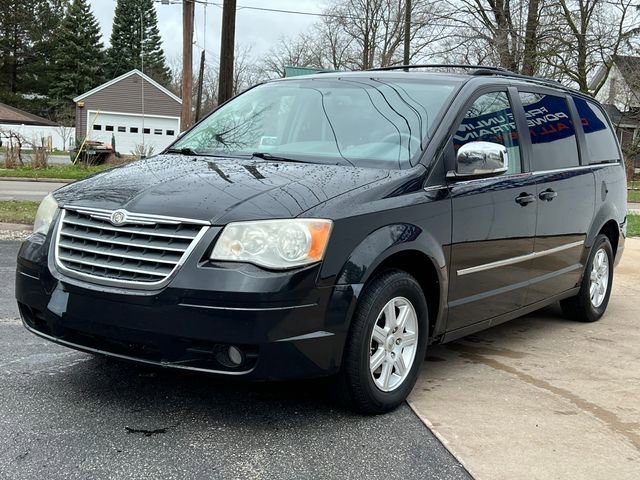 Used 2010 Chrysler Town & Country Touring w/ Safetytec Group image 38