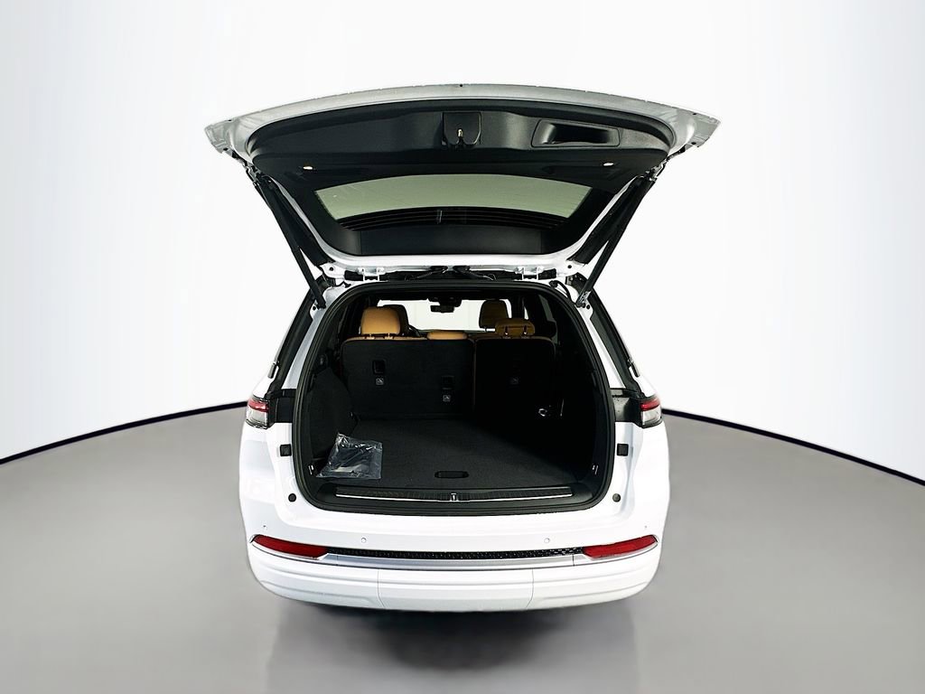 New 2026 Jeep Grand Cherokee Summit AWD/4WD image 16