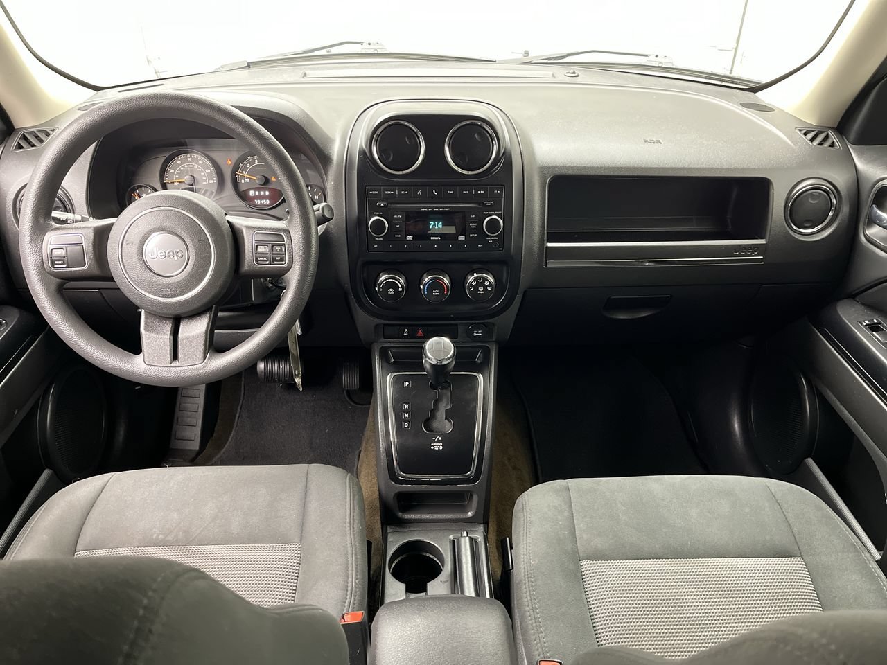 Used 2017 Jeep Patriot Sport w/ Power Value Group FWD image 4