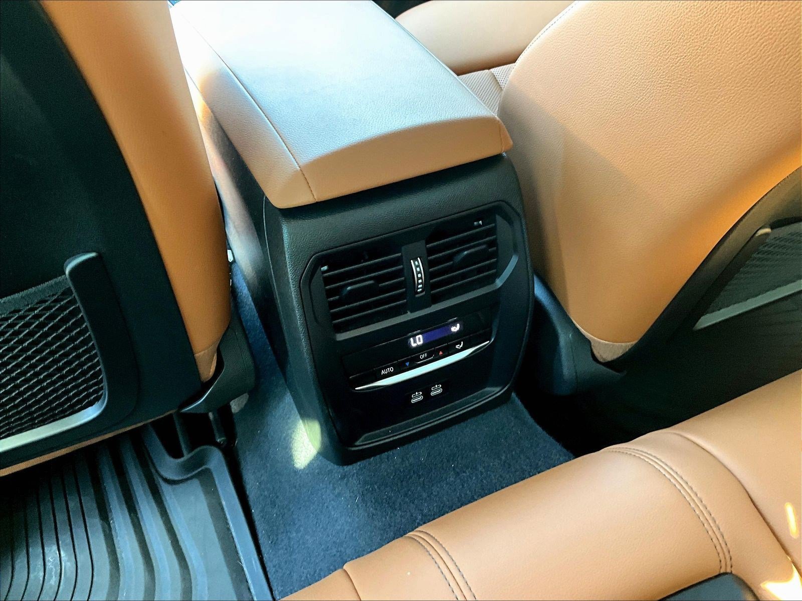 Used 2022 BMW 230i Coupe w/ Premium Package 2 RWD image 10