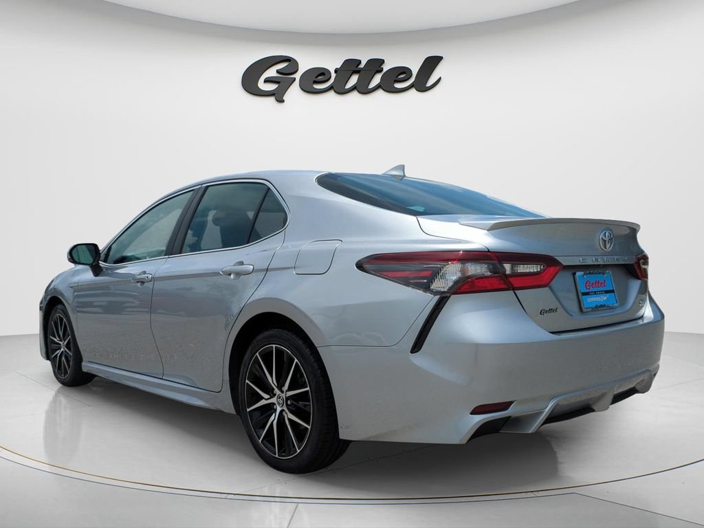 Used 2022 Toyota Camry SE w/ Audio Upgrade Package FWD image 7