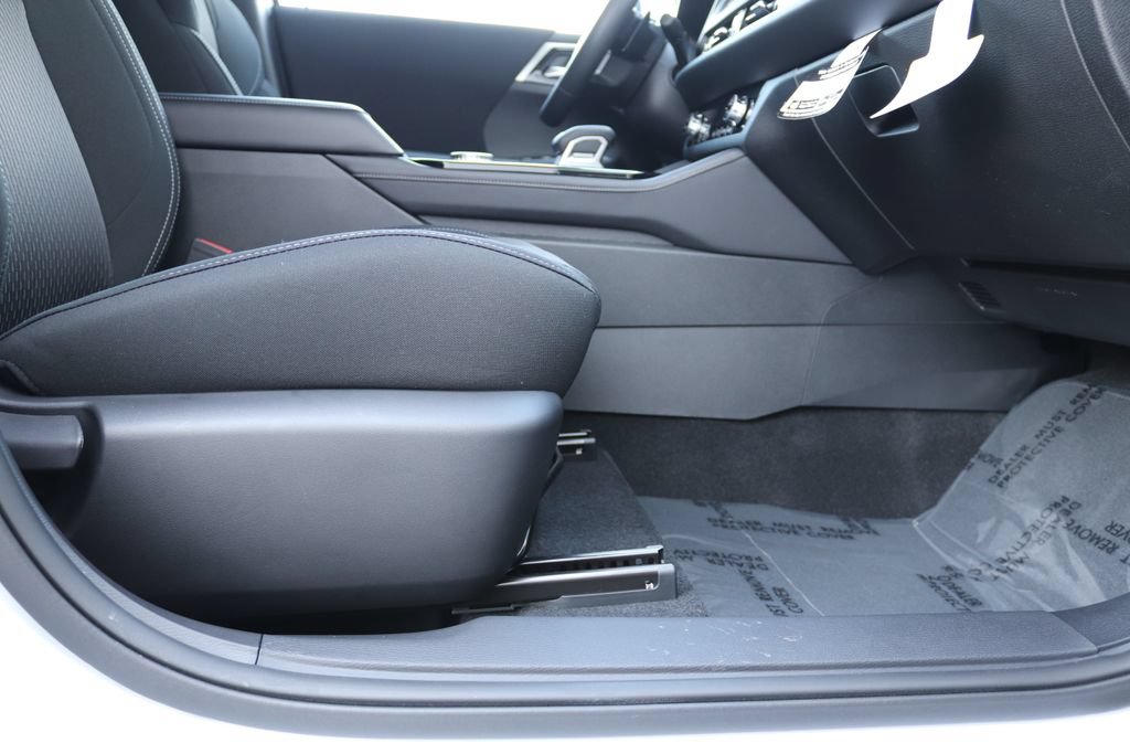 New 2026 Mitsubishi Outlander ES image 35