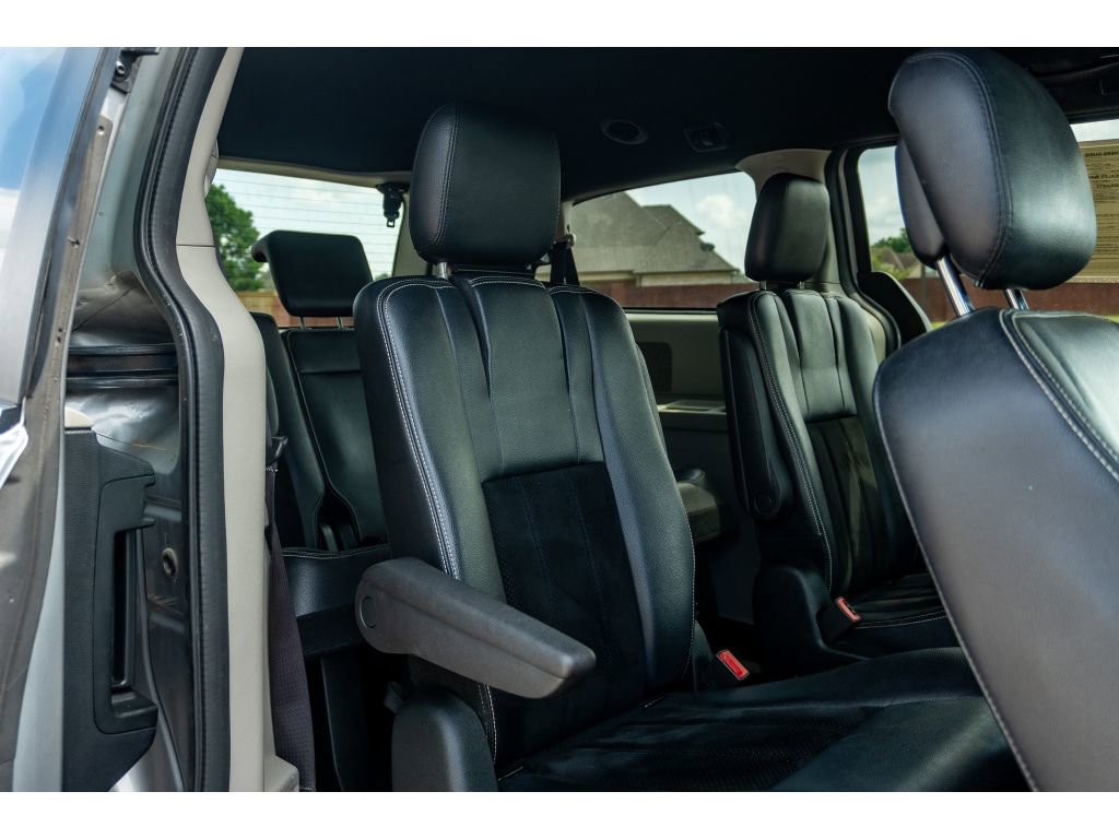 Used 2017 Dodge Grand Caravan SXT FWD image 18