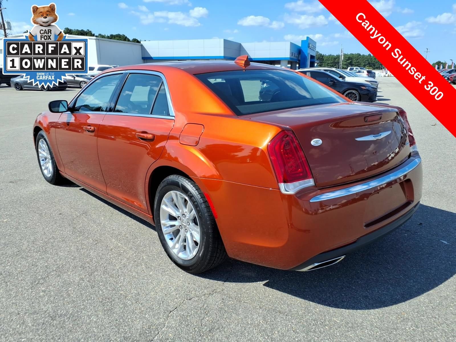 Used 2020 Chrysler 300 Touring L w/ Quick Order Package 2EF RWD image 3