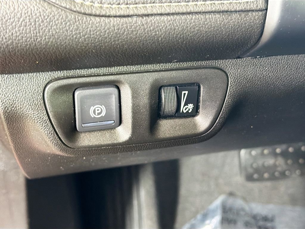 Used 2020 GMC Acadia Denali w/ Trailering Package image 12