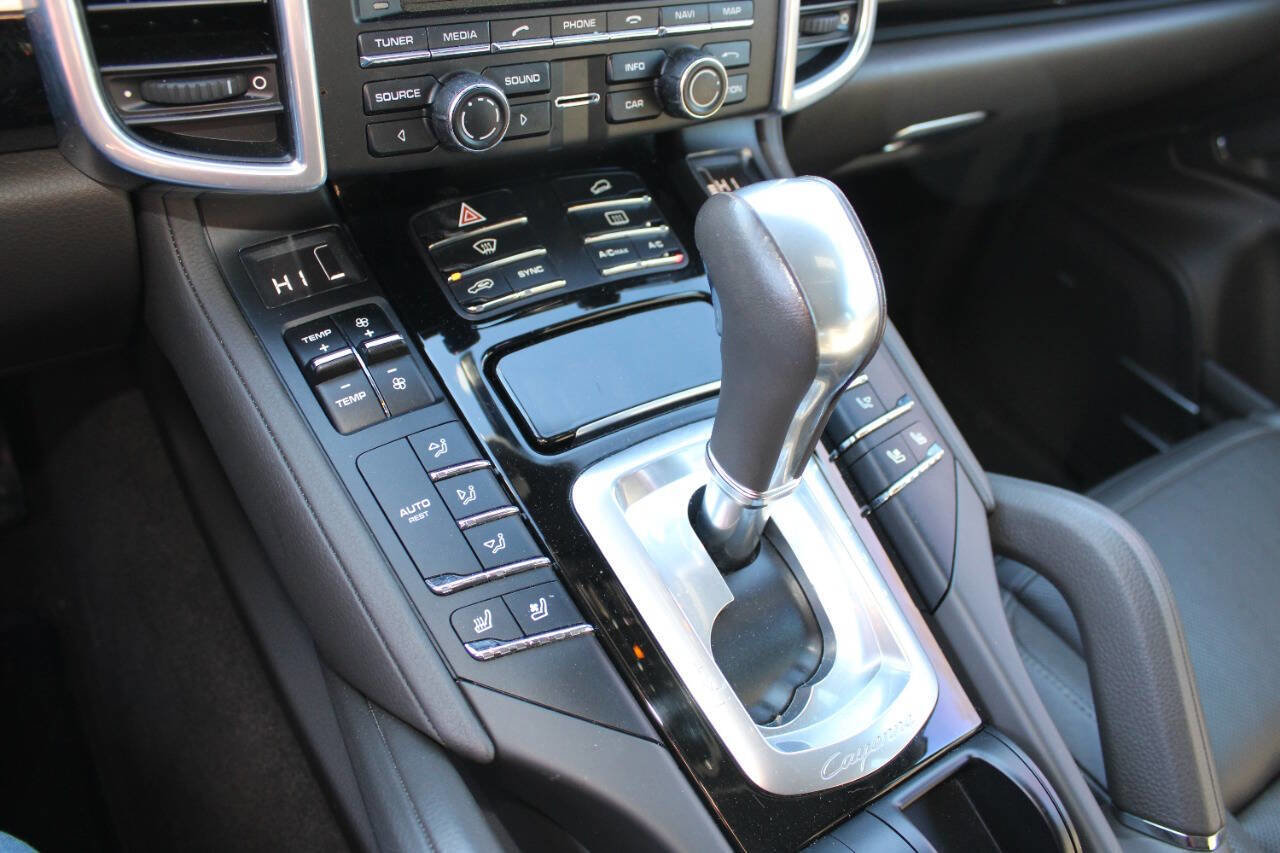 Used 2016 Porsche Cayenne Base AWD 4dr SUV image 15