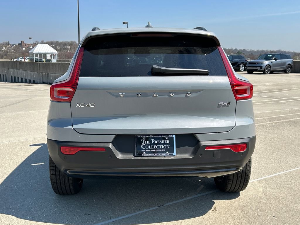 New 2026 Volvo XC40 B5 Ultra w/ Climate Package AWD/4WD image 3