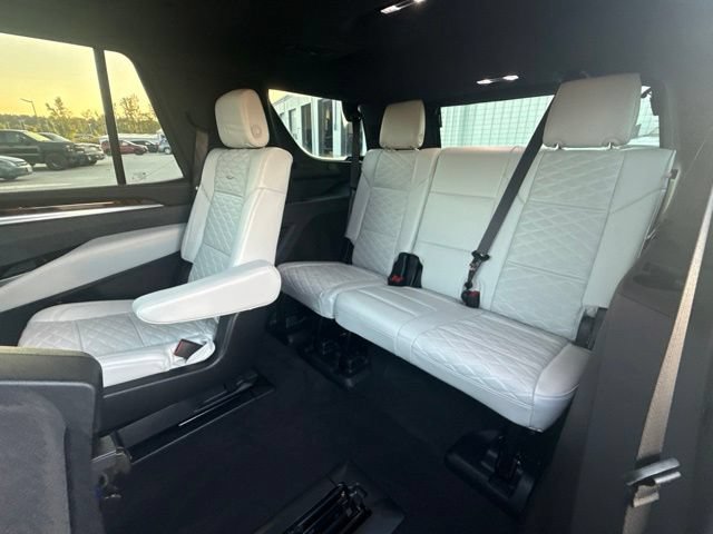 Used 2026 Cadillac Escalade Platinum Sport w/ LPO, ONYX Package AWD/4WD image 14