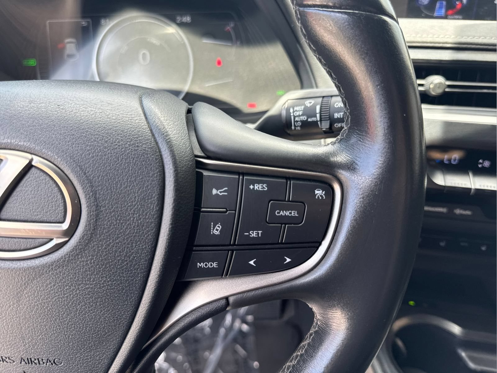 Used 2020 Lexus UX 250h w/ Premium Package AWD/4WD image 20