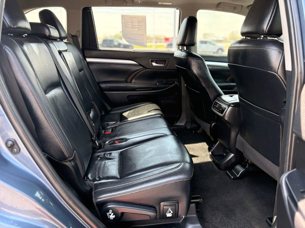 Used 2019 Toyota Highlander XLE image 11