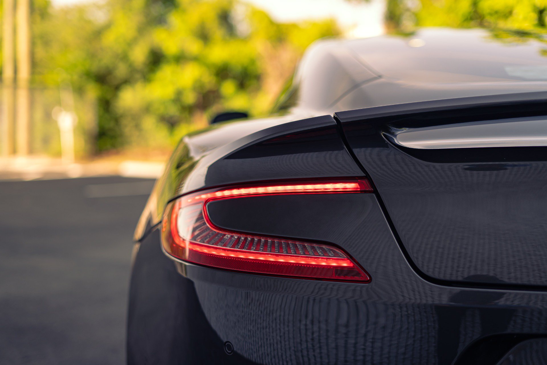 Used 2014 Aston Martin Vanquish Coupe RWD image 19