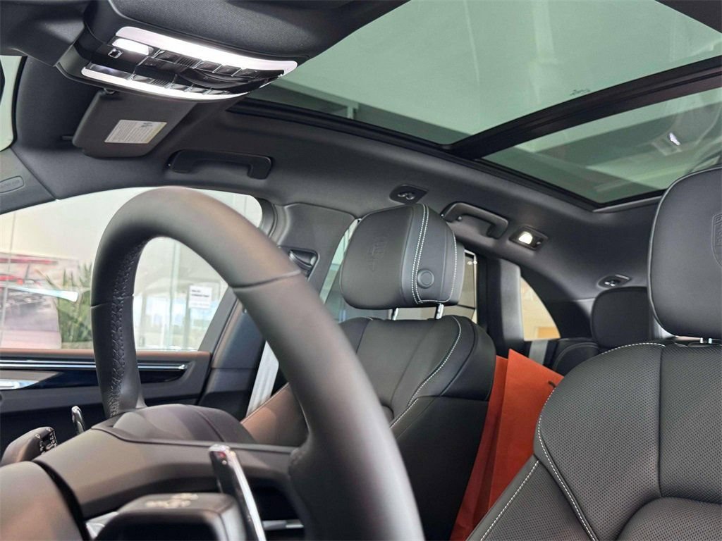 New 2026 Porsche Macan AWD/4WD image 4