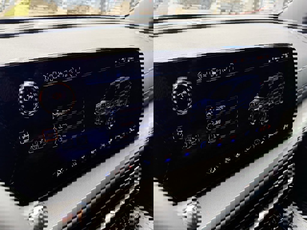 New 2026 Chevrolet Traverse LT w/ LPO, Floor Liner Package image 25