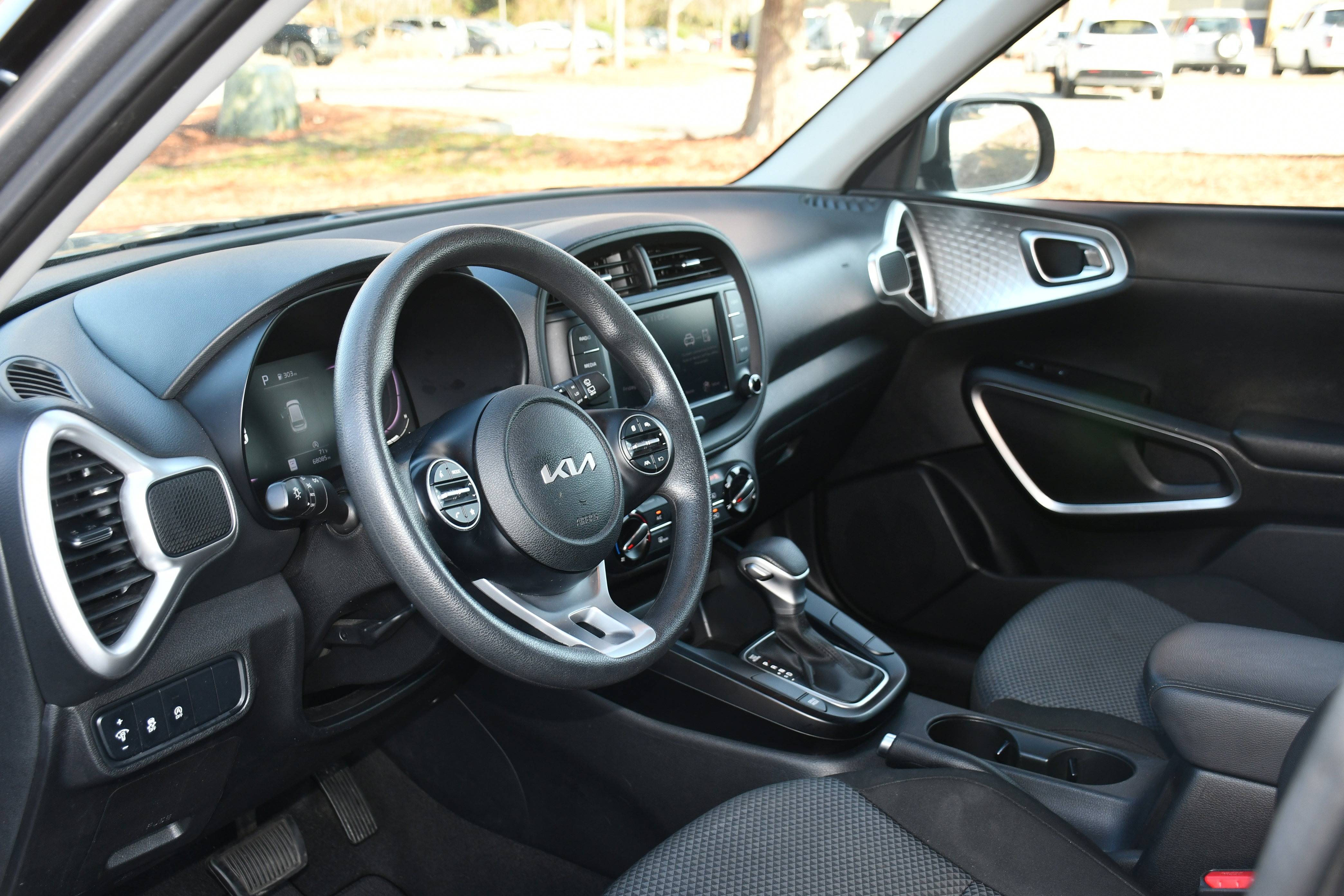 Used 2023 Kia Soul LX w/ Option Group 015 image 8