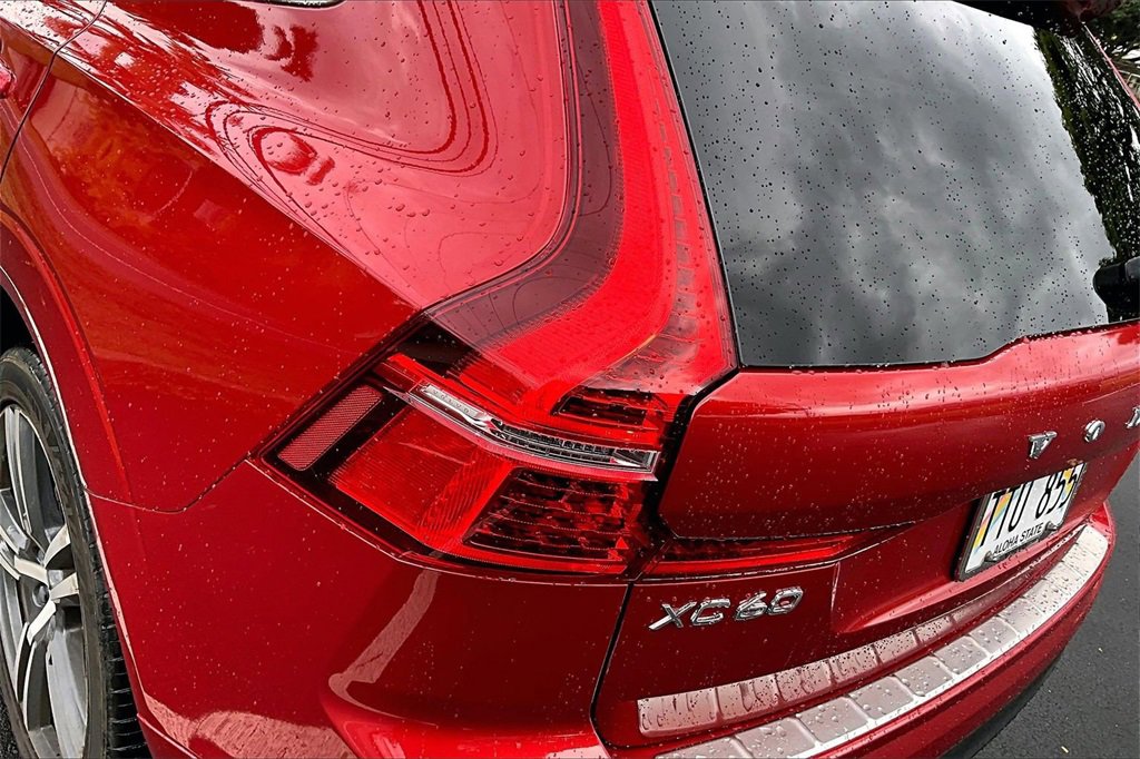 Used 2019 Volvo XC60 T5 Momentum w/ Premium Package image 33