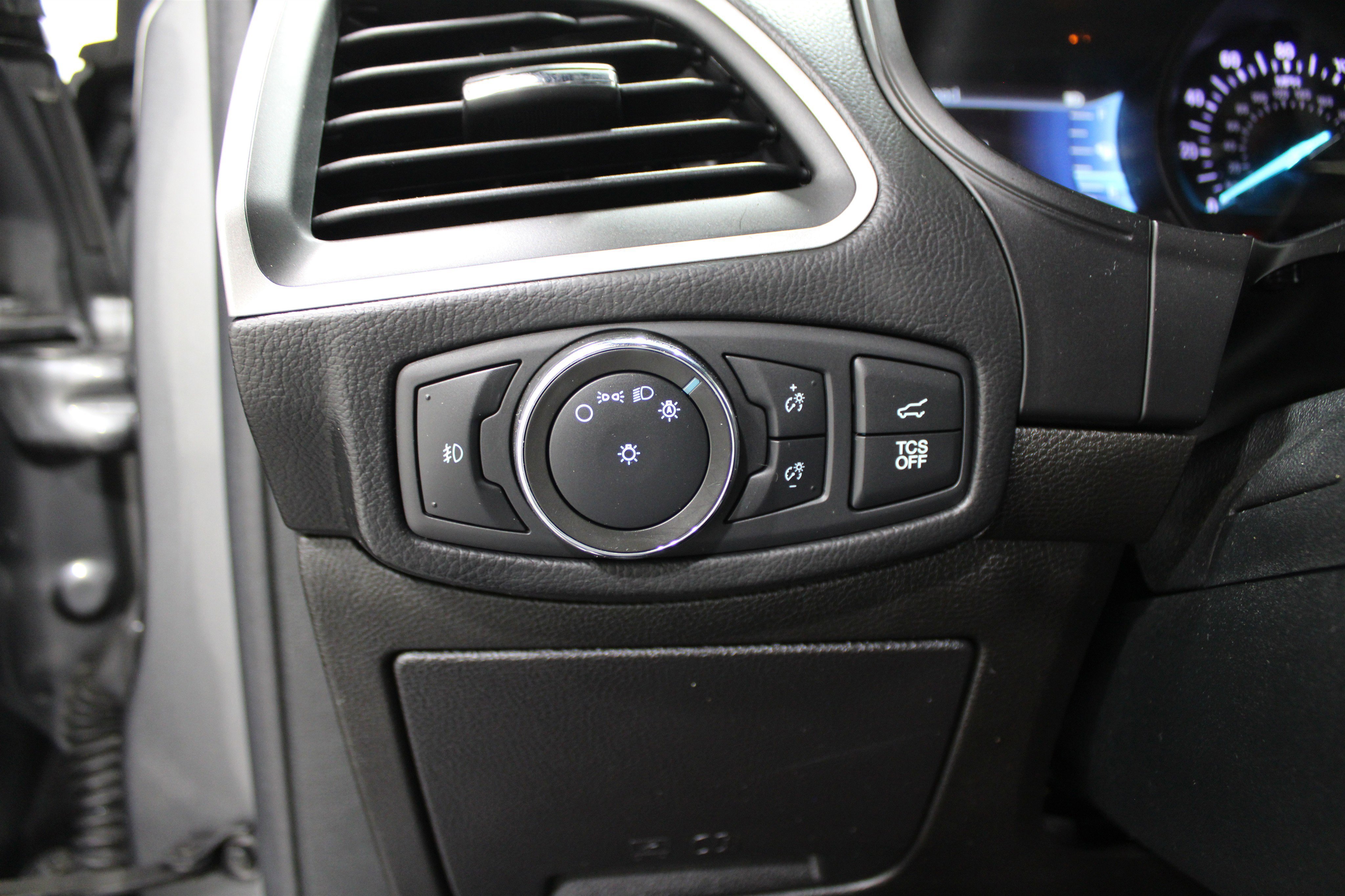 Used 2022 Ford Edge ST-Line image 8