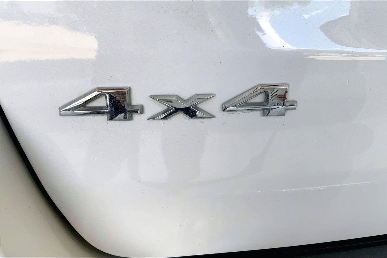 Used 2021 Jeep Grand Cherokee Summit AWD/4WD image 9